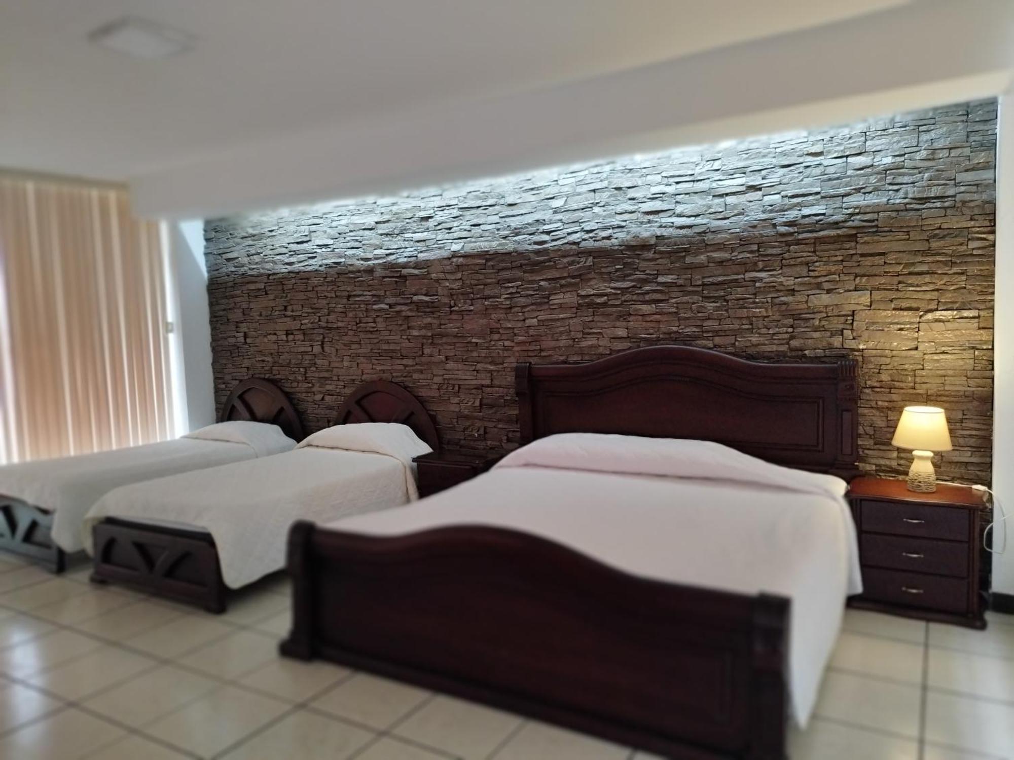 Hotel Puerta Del Sol Санто-Домінґо-де-лос-Колорадос Екстер'єр фото