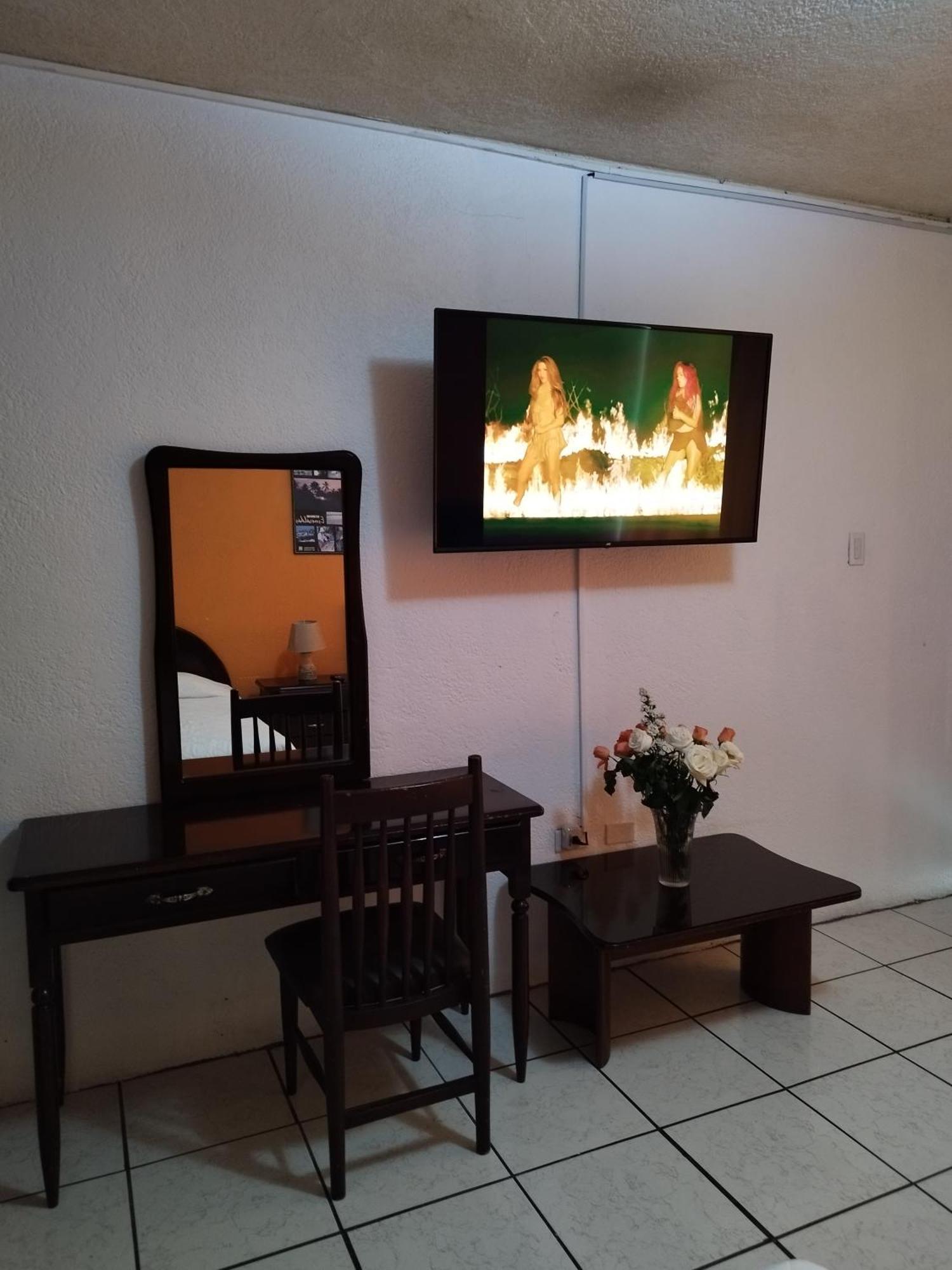 Hotel Puerta Del Sol Санто-Домінґо-де-лос-Колорадос Екстер'єр фото