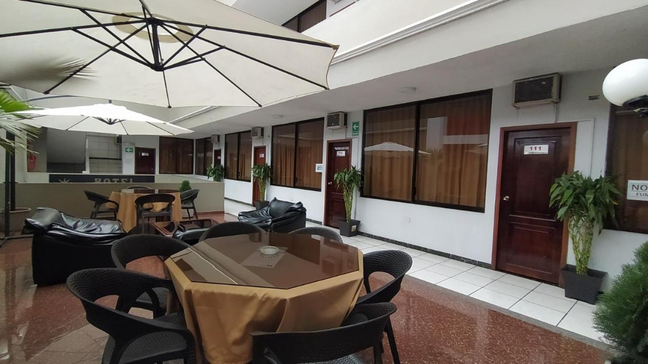 Hotel Puerta Del Sol Санто-Домінґо-де-лос-Колорадос Екстер'єр фото